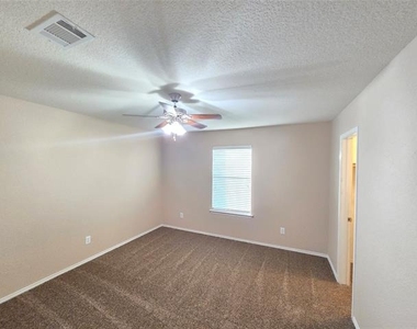8138 Mossberg Drive - Photo Thumbnail 32