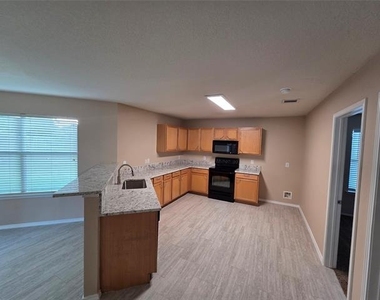 8138 Mossberg Drive - Photo Thumbnail 10