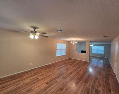 8138 Mossberg Drive - Photo Thumbnail 2