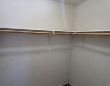 8138 Mossberg Drive - Photo Thumbnail 14