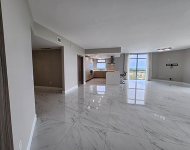 17301 Biscayne Boulevard - Photo Thumbnail 22