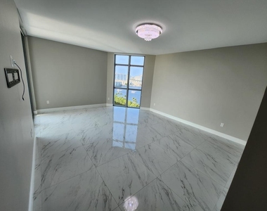 17301 Biscayne Boulevard - Photo Thumbnail 15