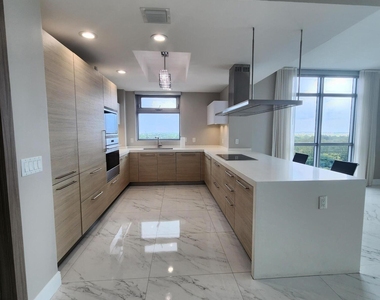 17301 Biscayne Boulevard - Photo Thumbnail 9