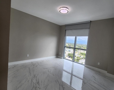 17301 Biscayne Boulevard - Photo Thumbnail 23