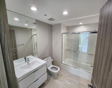 17301 Biscayne Boulevard - Photo Thumbnail 24