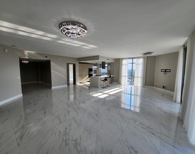 17301 Biscayne Boulevard - Photo Thumbnail 4