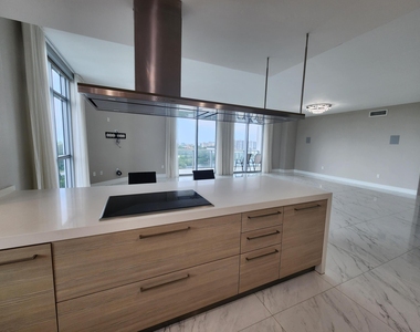 17301 Biscayne Boulevard - Photo Thumbnail 7