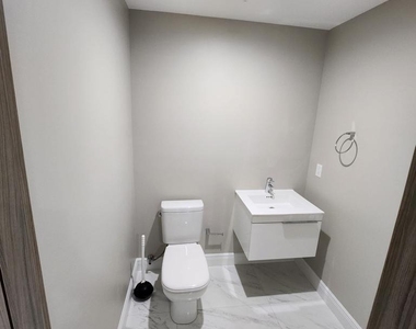 17301 Biscayne Boulevard - Photo Thumbnail 5