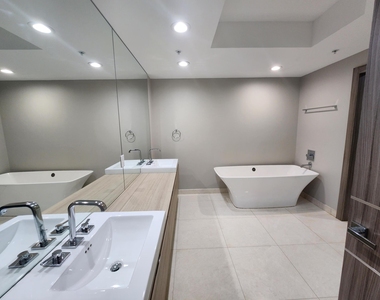 17301 Biscayne Boulevard - Photo Thumbnail 17