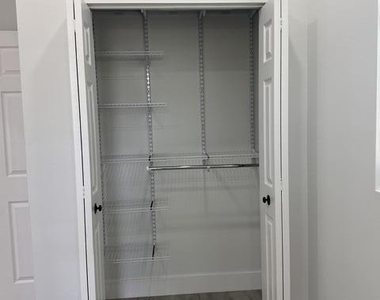 651 Ne 60th Avenue - Photo Thumbnail 4