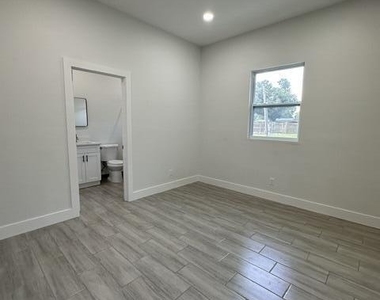 651 Ne 60th Avenue - Photo Thumbnail 9