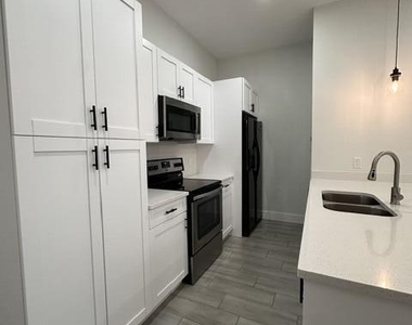 651 Ne 60th Avenue - Photo Thumbnail 12