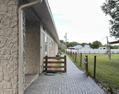 651 Ne 60th Avenue - Photo Thumbnail 1