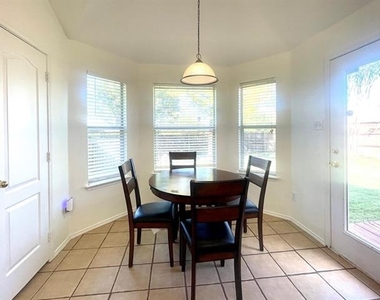 8416 Sonnet Drive - Photo Thumbnail 11