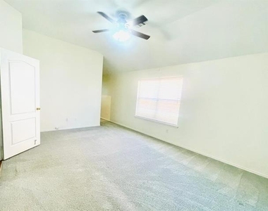 8416 Sonnet Drive - Photo Thumbnail 10