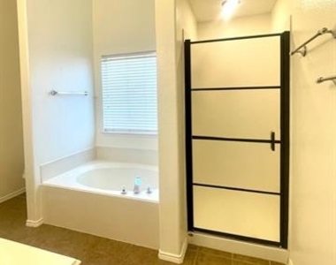 8416 Sonnet Drive - Photo Thumbnail 7