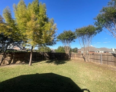 8416 Sonnet Drive - Photo Thumbnail 13