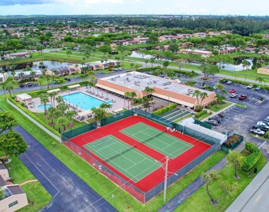 154 Lake Meryl Drive - Photo Thumbnail 24