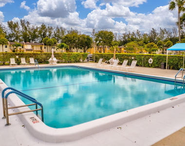 154 Lake Meryl Drive - Photo Thumbnail 17