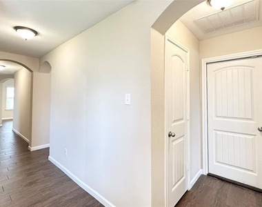 905 Quartz Trail - Photo Thumbnail 2