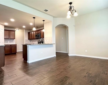 905 Quartz Trail - Photo Thumbnail 9
