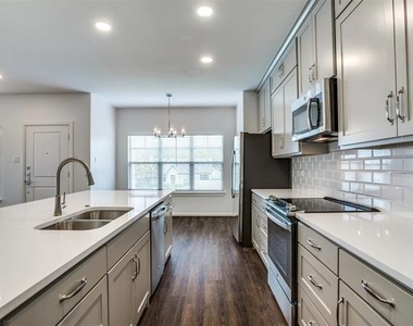2612 S University Drive - Photo Thumbnail 5