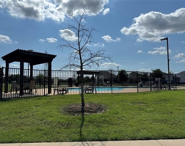 9125 Acre Meadows Lane - Photo Thumbnail 23
