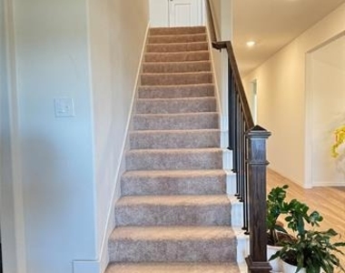 9125 Acre Meadows Lane - Photo Thumbnail 15