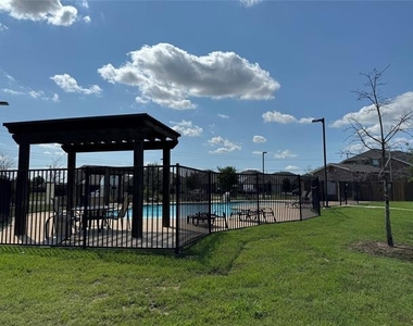 9125 Acre Meadows Lane - Photo Thumbnail 22