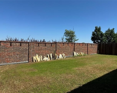 9125 Acre Meadows Lane - Photo Thumbnail 21