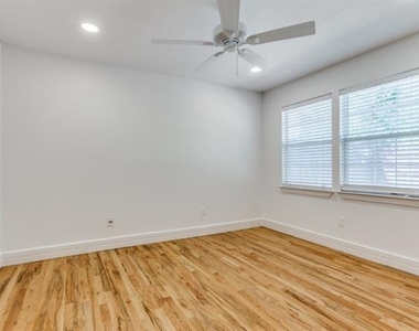 2800 Parmer Avenue - Photo Thumbnail 9