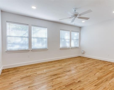 2800 Parmer Avenue - Photo Thumbnail 7
