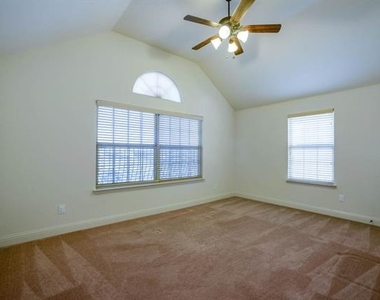 13038 Montfair Boulevard - Photo Thumbnail 21