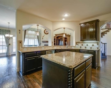 13038 Montfair Boulevard - Photo Thumbnail 6