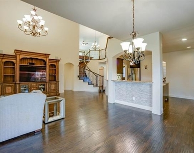 13038 Montfair Boulevard - Photo Thumbnail 9
