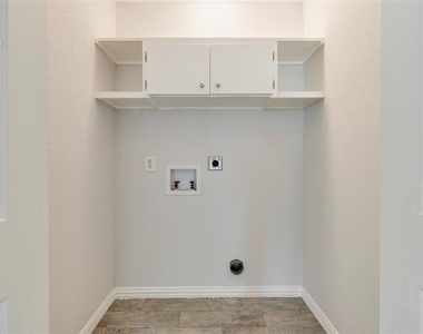 5109 Cedar Springs - Photo Thumbnail 8