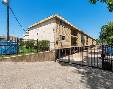 5109 Cedar Springs - Photo Thumbnail 17