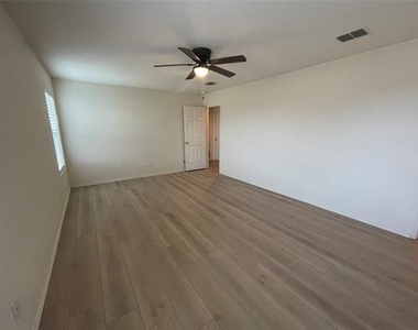 1421 Puerto Lago Drive - Photo Thumbnail 15