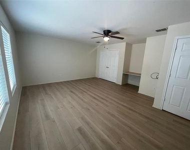 1421 Puerto Lago Drive - Photo Thumbnail 6