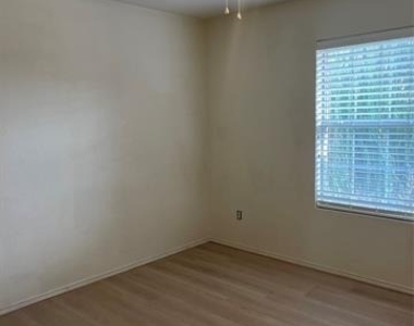 1421 Puerto Lago Drive - Photo Thumbnail 20