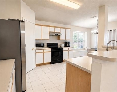 1407 Autumncrest Drive - Photo Thumbnail 6