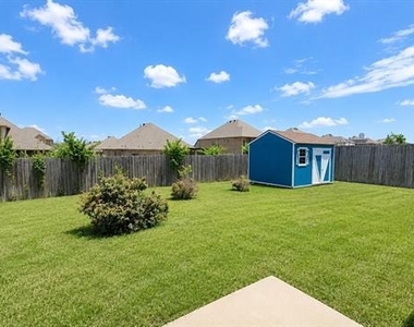 1407 Autumncrest Drive - Photo Thumbnail 16