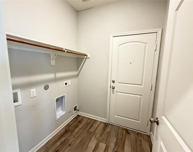213 Aceves Court - Photo Thumbnail 12