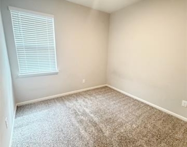 213 Aceves Court - Photo Thumbnail 14