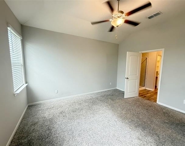 213 Aceves Court - Photo Thumbnail 8