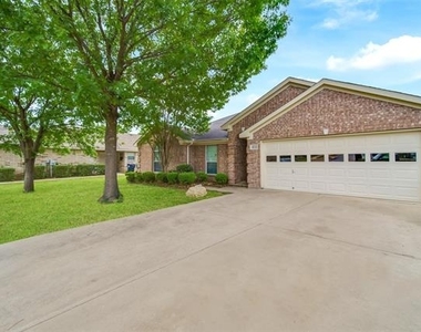 4221 Fiste - Photo Thumbnail 2
