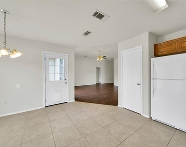 4221 Fiste - Photo Thumbnail 14