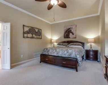 4636 Skyline Drive - Photo Thumbnail 12