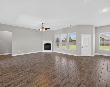 2819 Diamondback Drive - Photo Thumbnail 4