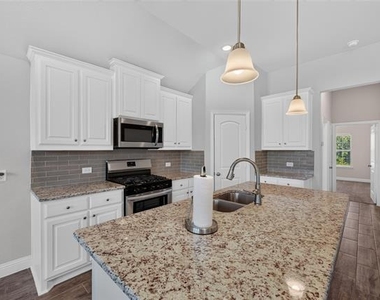 2819 Diamondback Drive - Photo Thumbnail 9